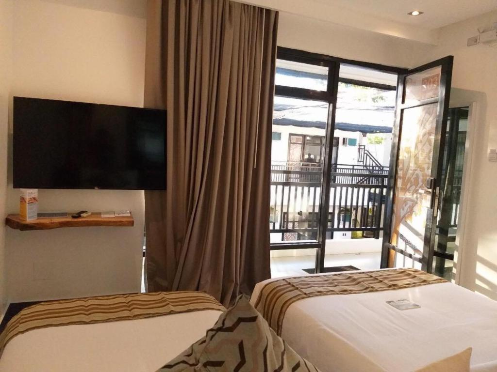 White Breeze Palawan Boutique Hotel Puerto Princesa Екстер'єр фото