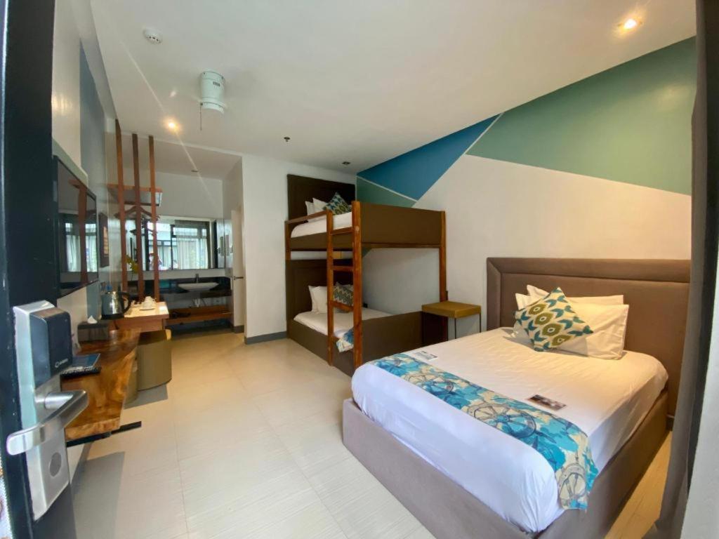 White Breeze Palawan Boutique Hotel Puerto Princesa Екстер'єр фото